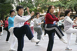 Early monring tai chi, Yuexiu Park